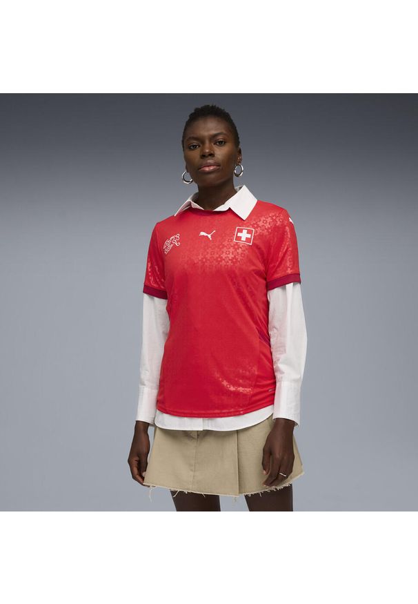 Puma - Damska koszulka domowa kobiecej reprezentacji Szwajcarii Team 2025 PUMA. Kolor: czerwony. Sport: piłka nożna