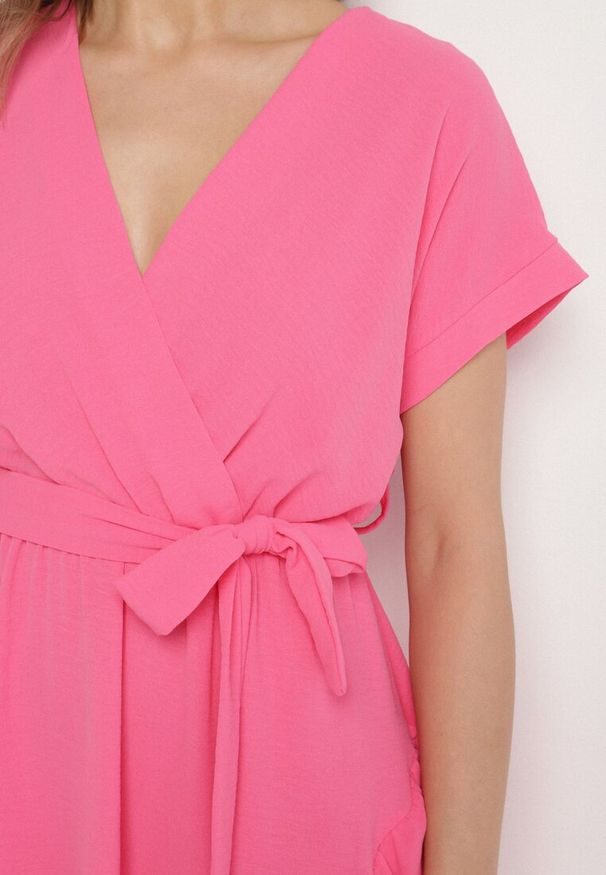 Born2be - Fuksjowa Rozkloszowana Sukienka Ozdobiona Falbanami i Paskiem Zivene. Okazja: na imprezę. Kolor: różowy. Wzór: aplikacja. Sezon: wiosna, lato. Styl: elegancki