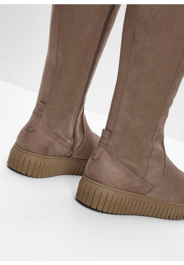 bonprix - Kozaki Jana o wygodnej tęgości. Kolor: brązowy