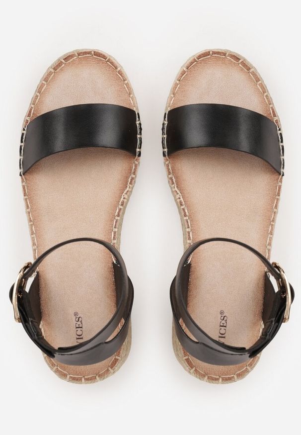 Renee - Czarne Sandały VICES na Platformie z Plecionki z Szerokim Paskiem z Klamrą Jurelle. Okazja: na spacer. Zapięcie: klamry. Kolor: czarny. Materiał: jeans, len. Wzór: haft. Sezon: lato. Obcas: na platformie. Styl: boho