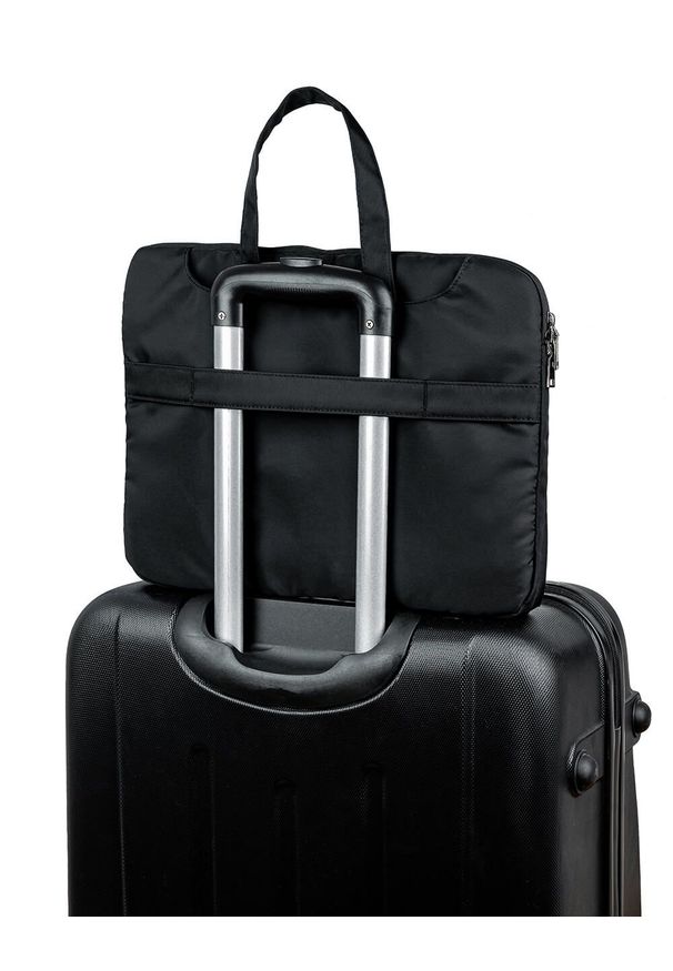 Starter - Torba na Laptopa, Czarna, Mieszcząca A4, Miejska, Listonoszka z Odpinanym Paskiem -STARTER. Kolor: czarny. Materiał: poliester