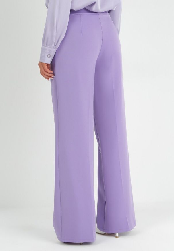 Born2be - Jasnofioletowe Spodnie Szerokie High Waist Iners. Okazja: na co dzień. Stan: podwyższony. Kolor: fioletowy. Wzór: gładki. Styl: elegancki, casual