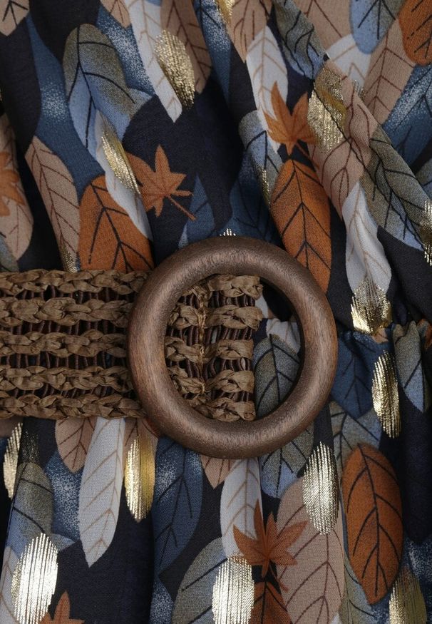 Renee - Granatowa Sukienka Bancroft z Błyszczącym Nadrukiem. Okazja: na co dzień. Kolor: niebieski. Wzór: nadruk. Sezon: wiosna. Typ sukienki: kopertowe. Styl: casual. Długość: maxi