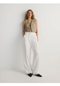 Reserved - Spodnie z wiskozą - biały. Kolor: biały. Materiał: wiskoza #1