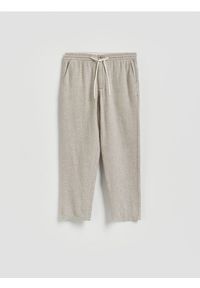 Reserved - Spodnie carrot z lnem - beżowy. Kolor: beżowy. Materiał: len #1