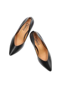 Czarne Czółenka Clasicco Eleganckie Buty Na Obcasie. Kolor: czarny. Materiał: skóra. Szerokość cholewki: normalna. Obcas: na obcasie. Styl: elegancki. Wysokość obcasa: średni