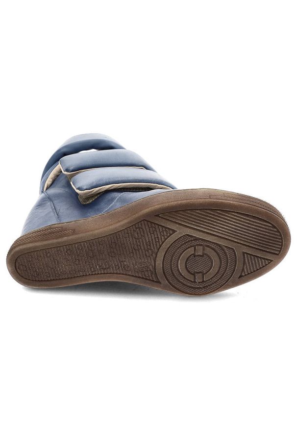 Niebieskie Sneakersy Carinii Skórzane Buty Na Koturnie. Zapięcie: rzepy. Kolor: niebieski. Materiał: skóra. Szerokość cholewki: normalna. Obcas: na koturnie. Styl: sportowy