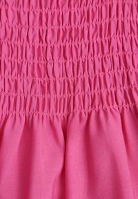 Born2be - Fuksjowa Bawełniana Sukienka na Ramiączkach z Marszczonym Dekoltem Krisele. Okazja: na co dzień, na randkę, na spacer. Kolor: różowy. Materiał: bawełna. Długość rękawa: na ramiączkach. Sezon: lato. Typ sukienki: proste. Styl: casual #4