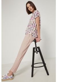 medicine - Medicine spodnie damskie kolor różowy fason chinos high waist. Stan: podwyższony. Kolor: różowy #4