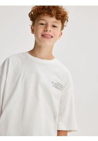 Reserved - Bawełniany t-shirt z nadrukiem - biały. Kolor: biały. Materiał: bawełna. Wzór: nadruk #1