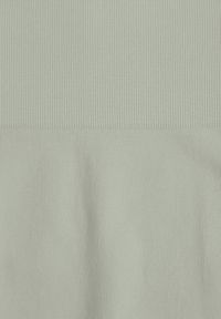 Born2be - Zielone Szorty Kolarki z Wysokim Stanem o Modelującym Fasonie Kimolodia. Okazja: na co dzień. Stan: podwyższony. Kolor: zielony. Styl: casual #4