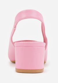 Renee - Fuksjowe Sandały Vices na Słupkowym Obcasie z Ozdobną PerforacjąTelarelle. Okazja: na co dzień. Nosek buta: szpiczasty. Kolor: różowy. Materiał: jeans. Obcas: na obcasie. Styl: casual. Wysokość obcasa: średni #6