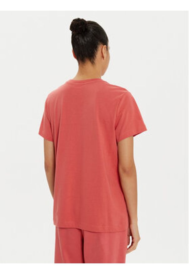 Champion T-Shirt 117650 Czerwony Slim Fit. Kolor: czerwony. Materiał: bawełna