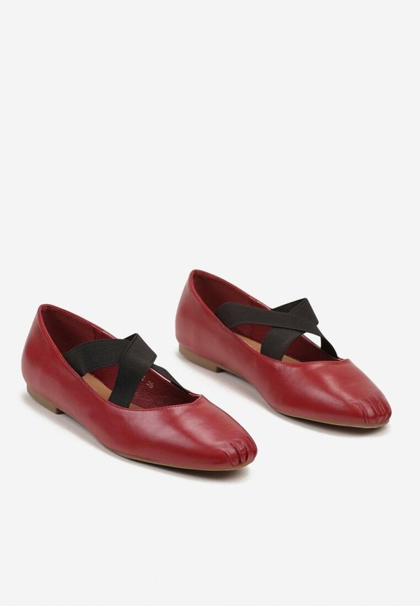 Born2be - Bordowo-Czerwone Płaskie Balerinki Ozdobione Gumką Elizora. Okazja: na co dzień. Kolor: czerwony. Materiał: jeans. Wzór: aplikacja. Obcas: na obcasie. Styl: casual, elegancki