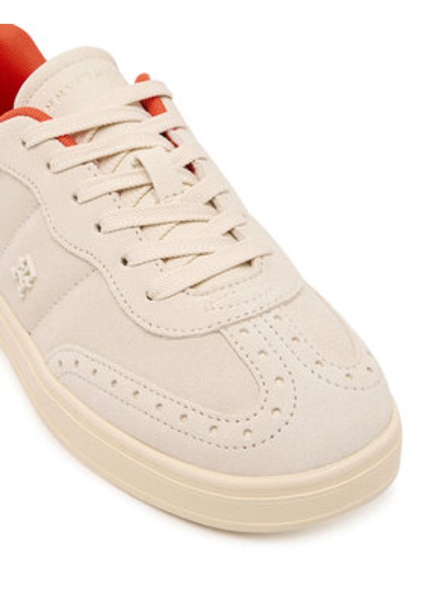 TOMMY HILFIGER - Tommy Hilfiger Sneakersy Heritage FW0FW08822 Écru. Materiał: zamsz, skóra