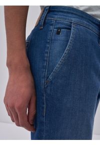 Big-Star - Spodnie chinosy męskie jeansowe niebieskie Logan 482. Kolor: niebieski. Styl: klasyczny #5