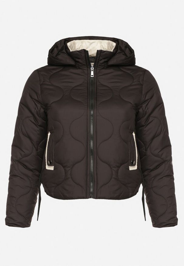 Born2be - Czarna Kurtka Krótka z Pikowaniem i Odpinanym Kapturem Taraes. Okazja: na co dzień. Kolekcja: plus size. Kolor: czarny. Materiał: jeans. Długość: krótkie. Styl: casual, elegancki