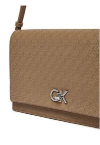 Calvin Klein Torebka Ck Elongated Shoulder Bag_Mono K60K613139 Beżowy. Kolor: beżowy. Materiał: skórzane #4