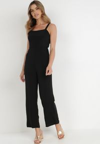 Born2be - Czarny Kombinezon Damyle. Kolor: czarny. Materiał: tkanina. Długość rękawa: na ramiączkach. Długość: długie. Wzór: gładki, jednolity #7