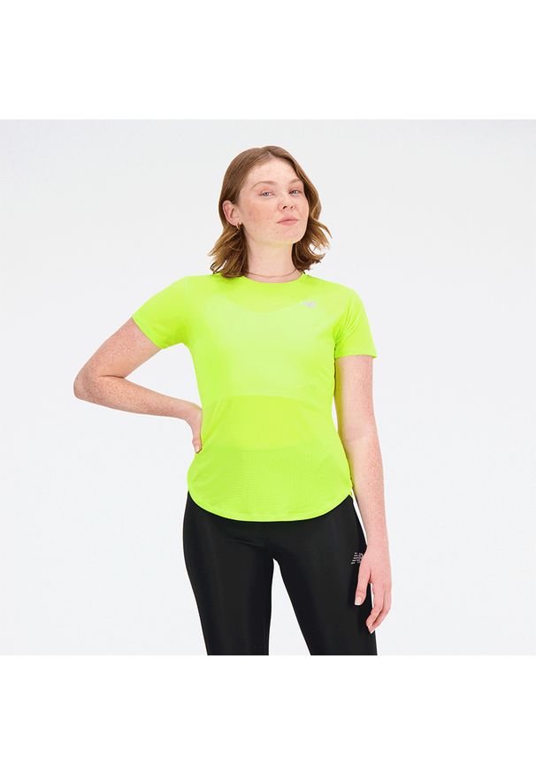 Koszulka damska New Balance WT23222THW – zielona. Kolor: zielony. Materiał: materiał, poliester. Sport: fitness