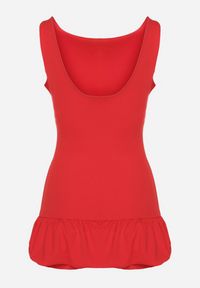 Born2be - Czerwony Taliowany Kombinezon Ozdobiony Falbanką Semiriela. Okazja: na co dzień. Kolor: czerwony. Wzór: aplikacja. Styl: casual, klasyczny #6