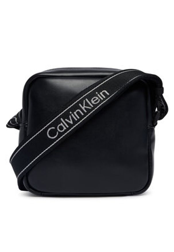 Calvin Klein Saszetka Bold Logo Webbing Square Crossbo LV04D3445G Czarny. Kolor: czarny. Materiał: skóra