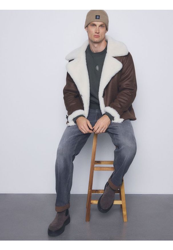 Reserved - Kurtka z kożuchem - brązowy. Kolor: brązowy. Długość: krótkie