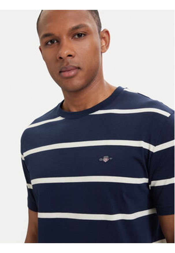 GANT - Gant T-Shirt 2003398 Granatowy Regular Fit. Kolor: niebieski. Materiał: bawełna