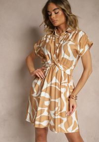 Renee - Beżowa Sukienka z Wiskozą i Geometrycznym Motywem Galidela. Okazja: na co dzień. Kolor: beżowy. Materiał: wiskoza. Wzór: geometria. Styl: klasyczny, elegancki, casual #3