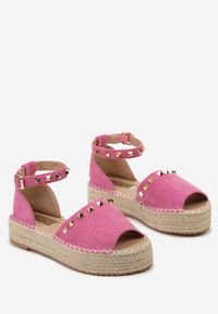 Born2be - Fuksjowe Sandały Espadryle Peep Toe na Plecionej Platofrmie Ravellia. Nosek buta: otwarty. Kolor: różowy. Obcas: na platformie #3