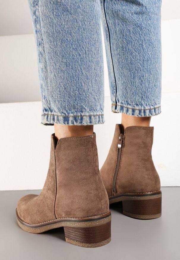 Born2be - Brązowe Klasyczne Botki z Ociepleniem Rearielis. Okazja: na co dzień. Kolor: brązowy. Materiał: jeans. Obcas: na obcasie. Styl: klasyczny. Wysokość obcasa: średni