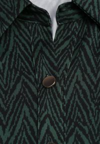 Born2be - Ciemnozielona Rozkloszowana Sukienka Koszulowa z Wiązanym Paskiem Cheresin. Kolor: zielony. Materiał: materiał. Typ sukienki: koszulowe. Długość: midi #8