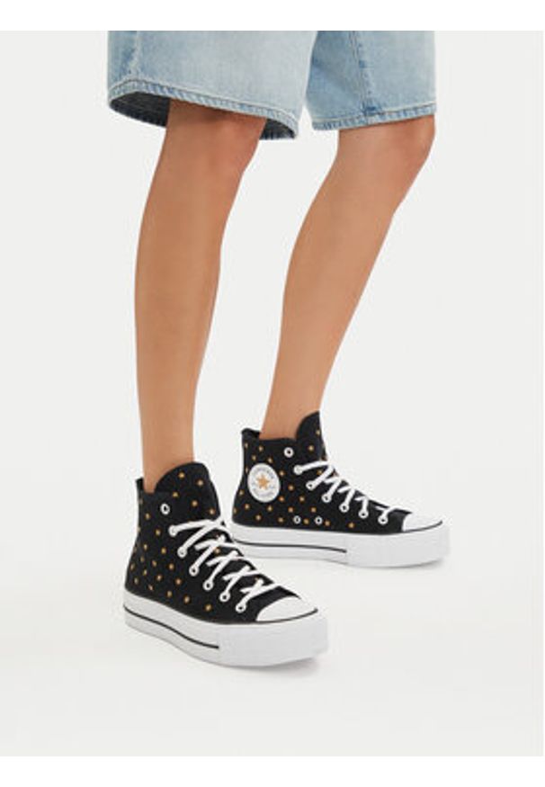 Converse Trampki Chuck Taylor All Star Lift Platform Embroidered Stars A16113C Czarny. Kolor: czarny. Materiał: materiał. Obcas: na platformie
