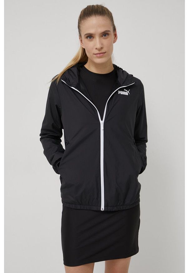 Puma wiatrówka Essentials Solid kolor czarny przejściowa. Okazja: na co dzień. Typ kołnierza: kaptur. Kolor: czarny. Materiał: materiał, włókno. Styl: casual