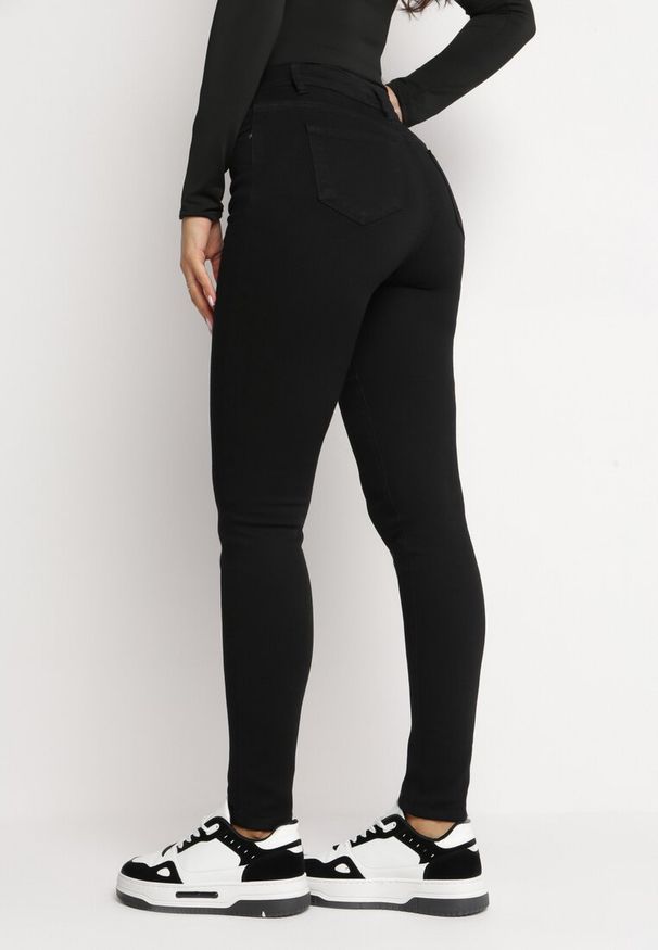 Born2be - Czarne Jeansy Skinny Podkreślające Nogi Trilles. Okazja: na spotkanie biznesowe. Kolor: czarny. Styl: elegancki, biznesowy