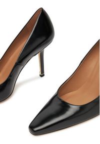 BOSS Szpilki Charlize 50548509 Czarny. Kolor: czarny. Materiał: skóra. Obcas: na szpilce