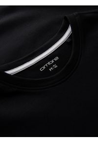 Ombre Clothing - Męska koszulka z okrągłym dekoltem i logotypem SLIM FIT – czarna V3 - Rozmiar: L. Okazja: na co dzień. Kolor: czarny. Materiał: bawełna, elastan, jersey, dzianina. Wzór: nadruk. Styl: casual #3