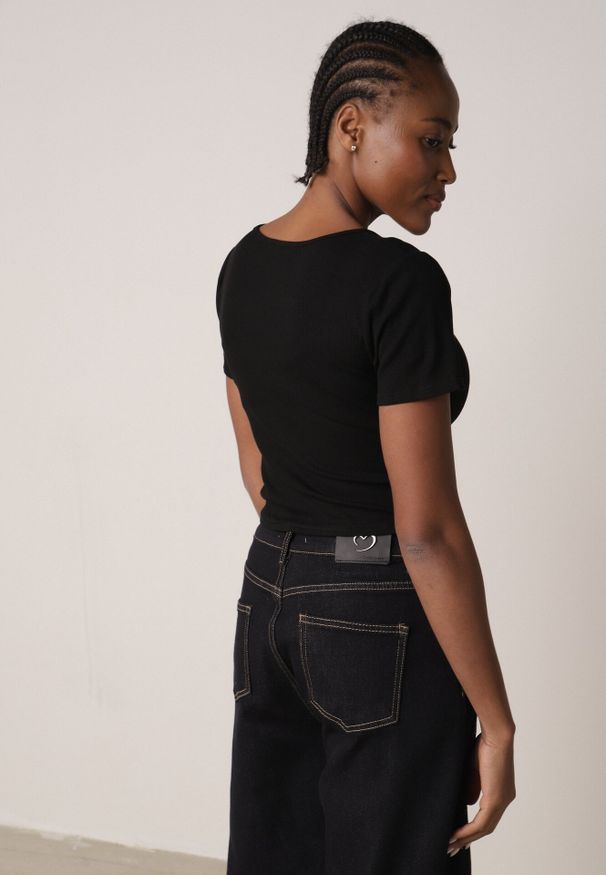 Born2be - Czarny Prążkowany Top Bawełniany z Guzikami przy Dekolcie Nedera. Okazja: na co dzień. Kolor: czarny. Materiał: prążkowany, bawełna. Styl: casual, klasyczny