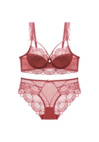 Intica - Zestaw bielizny koronkowej z figami regulowanymi Birga. Kolor: czerwony. Materiał: koronka. Wzór: koronka