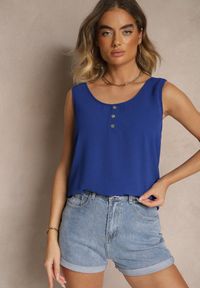 Renee - Niebieski Top z Bawełną Ozdobiony Guzikami Ulosiella. Okazja: na co dzień, na spacer. Kolor: niebieski. Materiał: bawełna. Wzór: aplikacja. Sezon: lato. Styl: casual, elegancki
