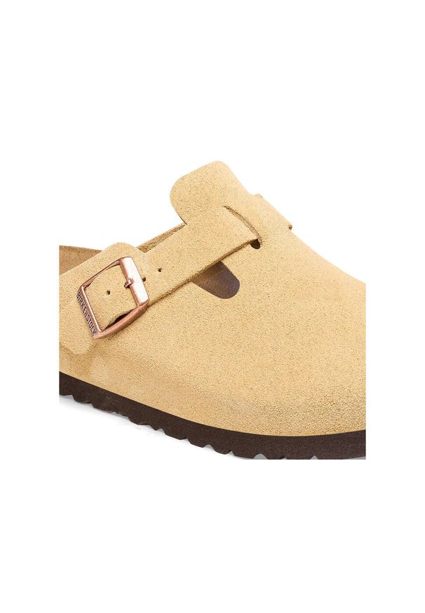 Klapki damskie Birkenstock boston vl. Zapięcie: bez zapięcia. Kolor: beżowy. Materiał: syntetyk, zamsz, materiał. Sport: turystyka piesza