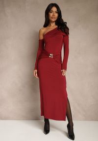 Renee - Bordowa Sukienka z Wiskozą Aplikacją Marszczeniem i Wywiniętym Dekoltem Reilenna. Kolor: czerwony. Materiał: wiskoza. Wzór: aplikacja #1