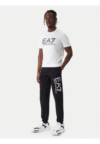 EA7 Emporio Armani Spodnie dresowe 7M001415 AF22266 UC001 Czarny Regular Fit. Kolor: czarny. Materiał: bawełna #2