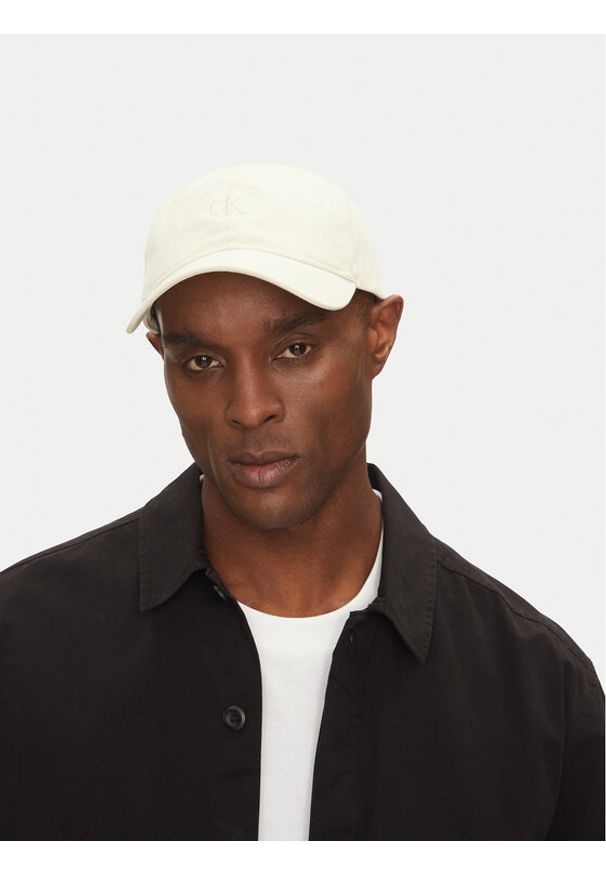 Calvin Klein Czapka z daszkiem 6 Panel Small Monogram LV04G5002G Écru. Kolor: kremowy. Materiał: bawełna