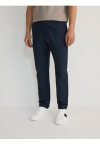 Reserved - Spodnie chino regular z dodatkiem lnu - niebieski. Kolor: niebieski. Materiał: len #1