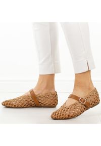 Brązowe przewiewne baleriny damskie T.Sokolski 137. Okazja: na co dzień. Nosek buta: okrągły. Zapięcie: pasek. Kolor: brązowy. Materiał: jeans, skóra, materiał. Sezon: wiosna, lato. Obcas: na płaskiej podeszwie. Styl: casual, elegancki #1