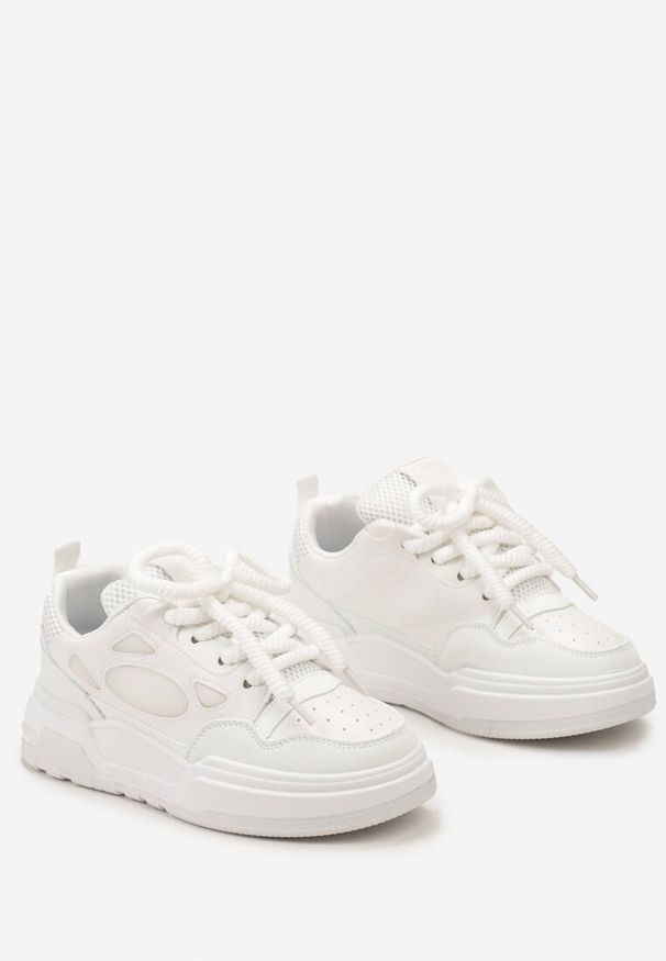 Born2be - Białe Sneakersy na Grubej Podeszwie z Ozdobnym Sznurowaniem Aqulli. Kolor: biały. Materiał: jeans. Obcas: na platformie
