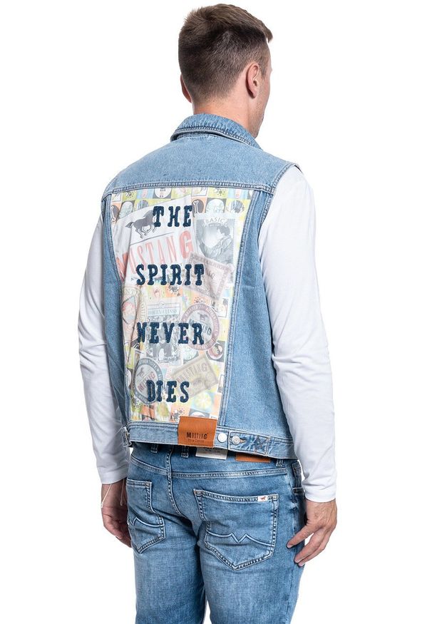 Mustang - MĘSKI BEZRĘKAWNIK JEANSOWY MUSTANG BIKER VEST 1009610 5000 210. Materiał: jeans. Długość rękawa: bez rękawów