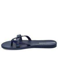Granatowe Japonki Ipanema Modne Obuwie Damskie. Okazja: na co dzień, na plażę, na spacer. Kolor: niebieski. Materiał: materiał. Wzór: paski. Sezon: lato. Styl: casual, elegancki #7