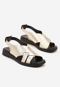 Born2be - Złote Sandały z Geometryczną Cholewką Sesandiel. Okazja: na co dzień. Kolor: złoty. Wzór: geometria. Sezon: lato, wiosna. Styl: casual #5